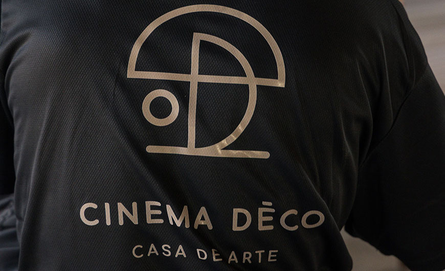 Cada detalle construye la escena